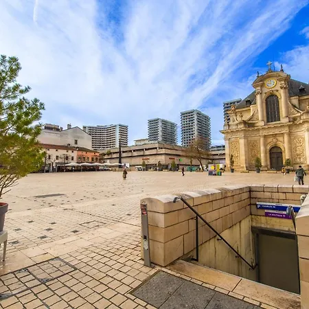 Marche Pop Stan Apartment Nancy